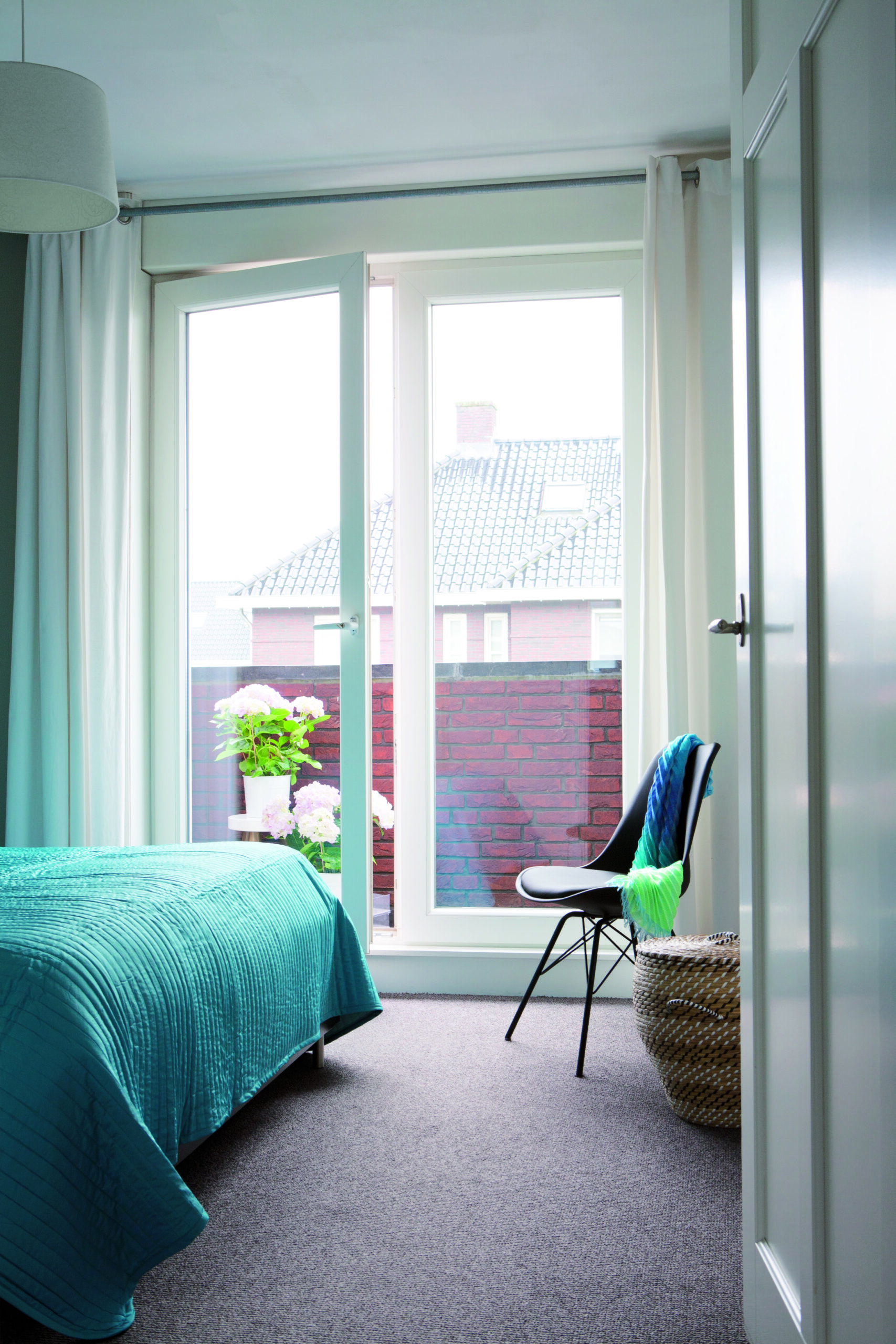 Kunststof kozijnen met raambekleding